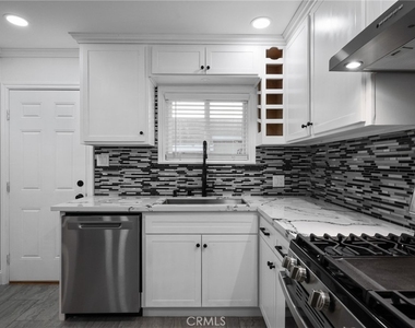 2023 Border Avenue - Photo Thumbnail 19