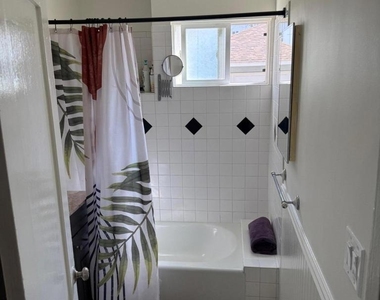 3216 Sherwood Avenue - Photo Thumbnail 12