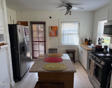3216 Sherwood Avenue - Photo Thumbnail 10