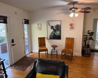 3216 Sherwood Avenue - Photo Thumbnail 6