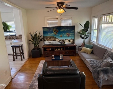 3216 Sherwood Avenue - Photo Thumbnail 7