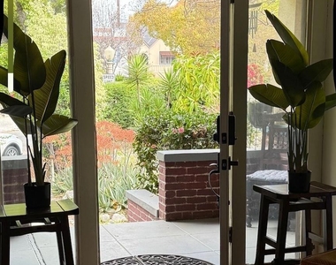 3216 Sherwood Avenue - Photo Thumbnail 4