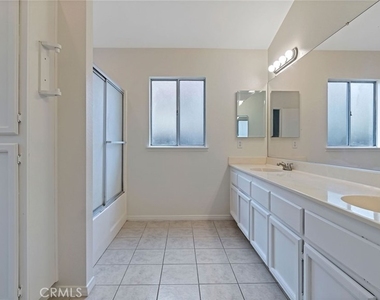 39563 Chabot Circle - Photo Thumbnail 16