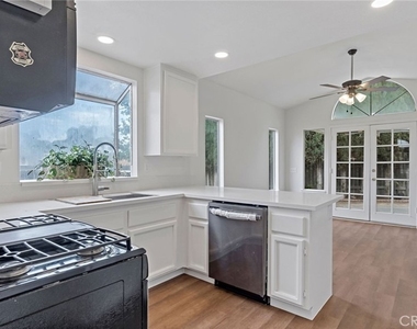 39563 Chabot Circle - Photo Thumbnail 9