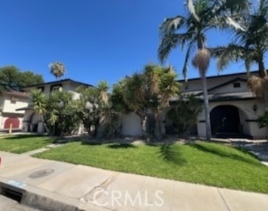 243 E Blueridge Avenue - Photo Thumbnail 2