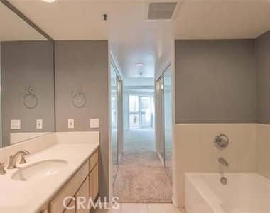 200 Pacific Coast Hwy - Photo Thumbnail 7