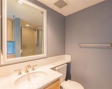 200 Pacific Coast Hwy - Photo Thumbnail 2