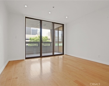 121 S Hope Street - Photo Thumbnail 8