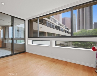 121 S Hope Street - Photo Thumbnail 3