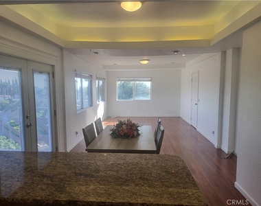 2400 Indian Creek - Photo Thumbnail 2