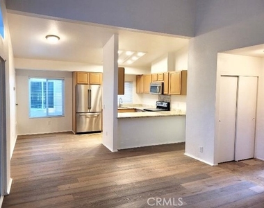 40768 Biscayne - Photo Thumbnail 4