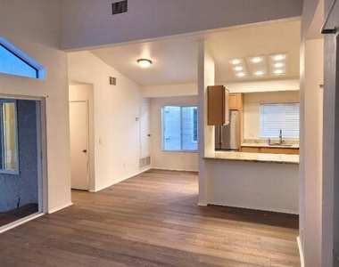 40768 Biscayne - Photo Thumbnail 5