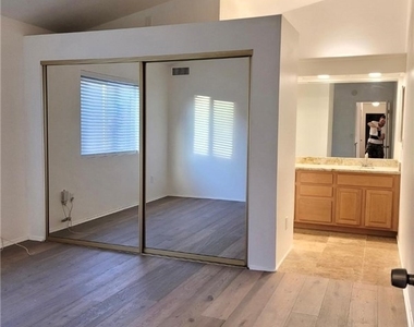 40768 Biscayne - Photo Thumbnail 9