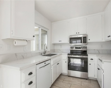 34104 Selva Road - Photo Thumbnail 7