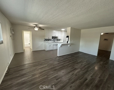 685 E Vista Chino - Photo Thumbnail 13