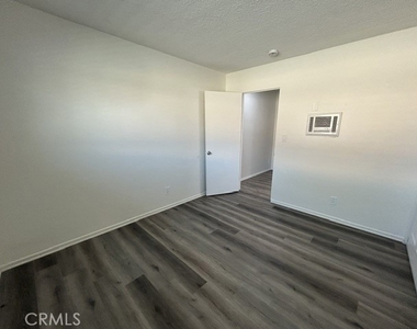 685 E Vista Chino - Photo Thumbnail 18