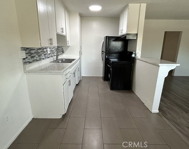 685 E Vista Chino - Photo Thumbnail 24