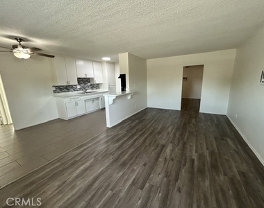 685 E Vista Chino - Photo Thumbnail 15