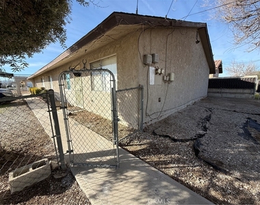 16580 Pine Street - Photo Thumbnail 2