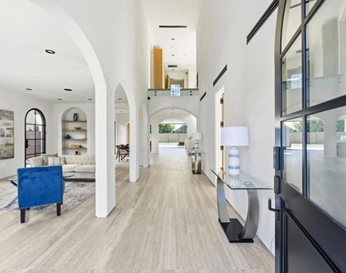 160 N Stanley Drive - Photo Thumbnail 4