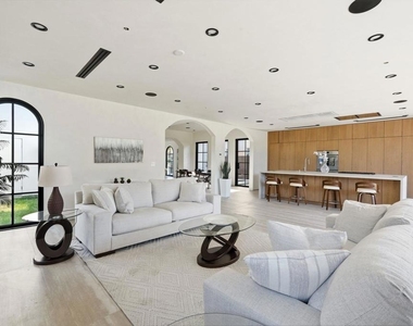 160 N Stanley Drive - Photo Thumbnail 18