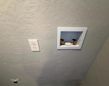 890 Rider Avenue - Photo Thumbnail 16