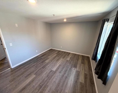 890 Rider Avenue - Photo Thumbnail 7