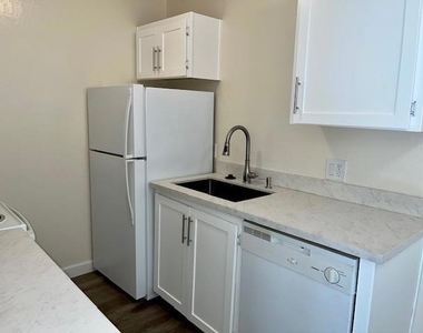 406 Boardwalk Avenue - Photo Thumbnail 2