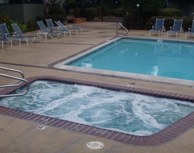 406 Boardwalk Avenue - Photo Thumbnail 15