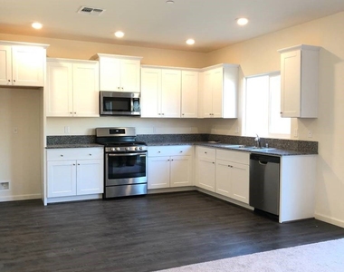 623 Phelps - Photo Thumbnail 1