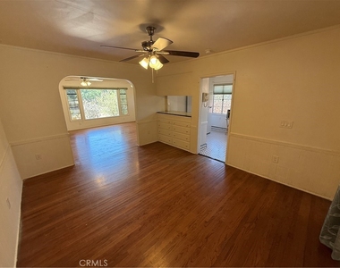 929 E Grand Boulevard - Photo Thumbnail 3