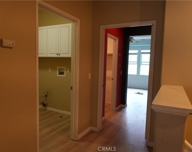 30505 Canyon Hills - Photo Thumbnail 4