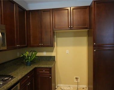 30505 Canyon Hills - Photo Thumbnail 3