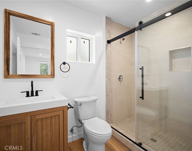 17807 Ludlow Street - Photo Thumbnail 13