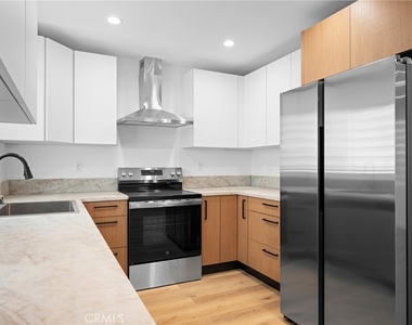 17807 Ludlow Street - Photo Thumbnail 9