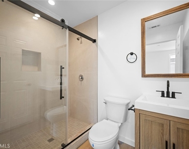 17807 Ludlow Street - Photo Thumbnail 16