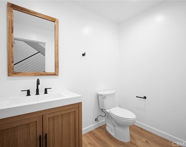 17807 Ludlow Street - Photo Thumbnail 10
