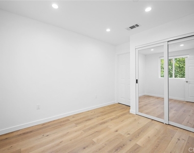 17807 Ludlow Street - Photo Thumbnail 11
