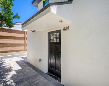 17807 Ludlow Street - Photo Thumbnail 2