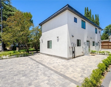 17805 Ludlow Street - Photo Thumbnail 19