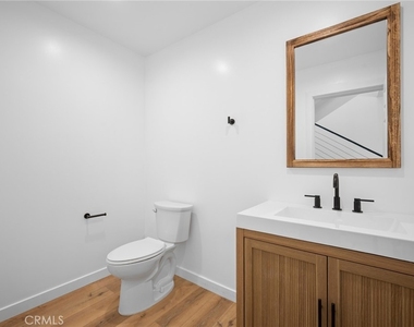 17805 Ludlow Street - Photo Thumbnail 11