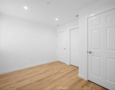 17805 Ludlow Street - Photo Thumbnail 16