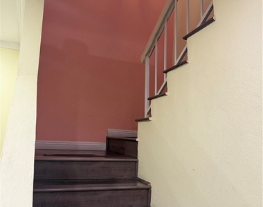 15050 Sherman Way - Photo Thumbnail 12
