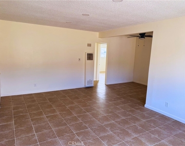 11118 Newville Ave - Photo Thumbnail 5