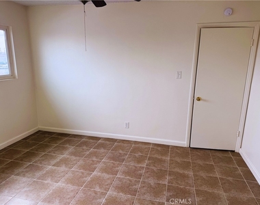 11118 Newville Ave - Photo Thumbnail 8