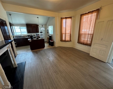 614 E 23rd - Photo Thumbnail 9