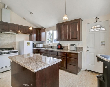 614 E 23rd - Photo Thumbnail 13