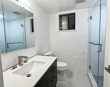 1523 E San Lorenzo - Photo Thumbnail 19