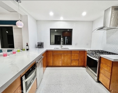 1523 E San Lorenzo - Photo Thumbnail 4