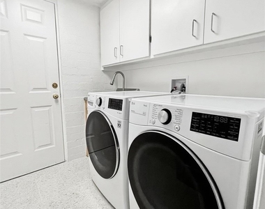 1523 E San Lorenzo - Photo Thumbnail 9
